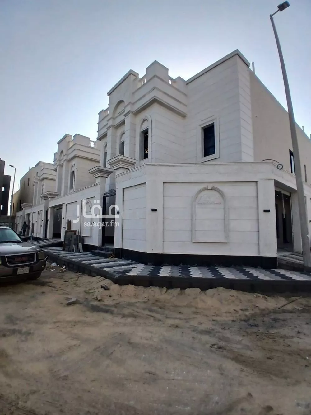 فيلا 9 غرف في الامواج 3