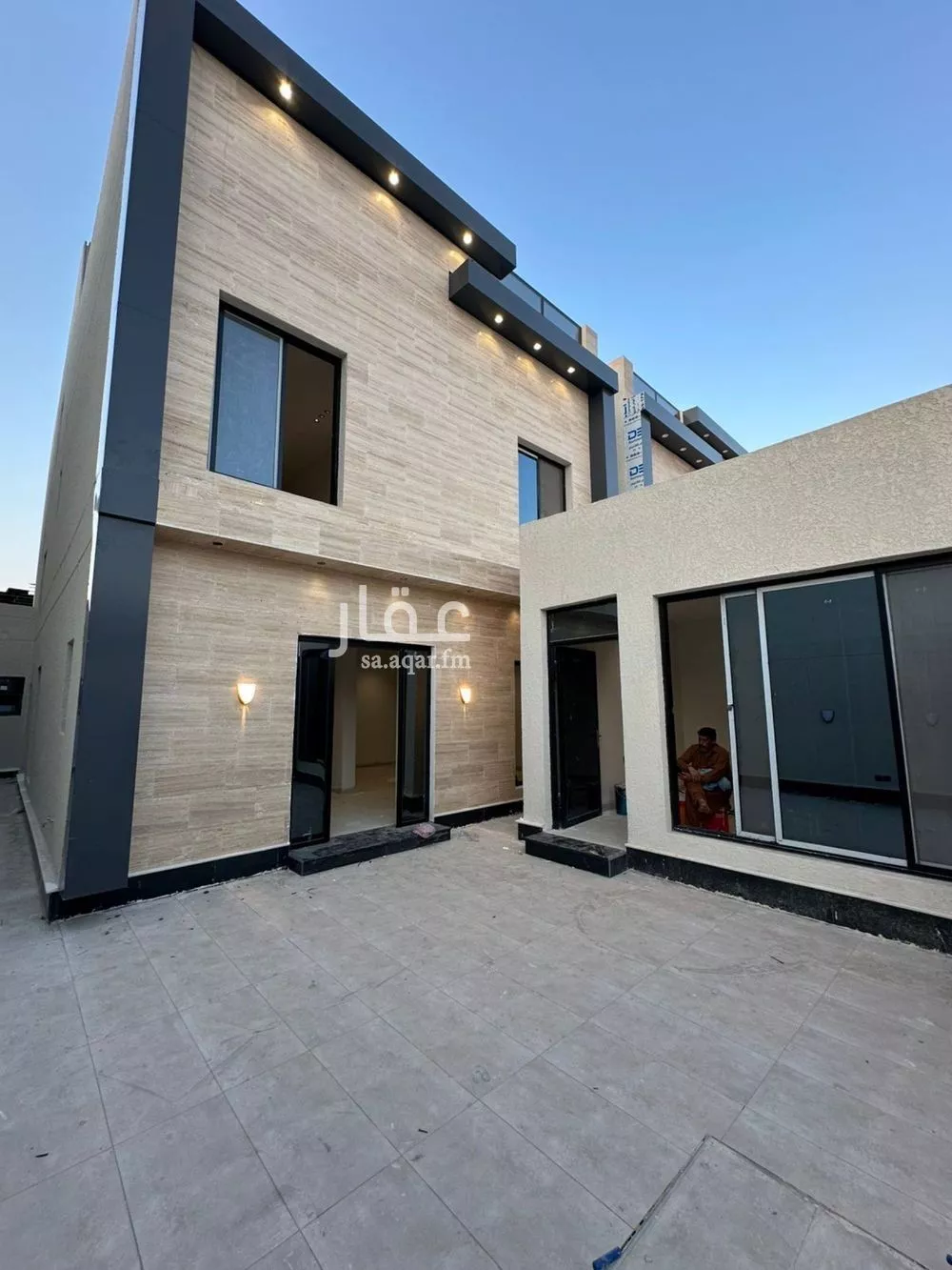 فيلا 9 غرف في الامواج 3