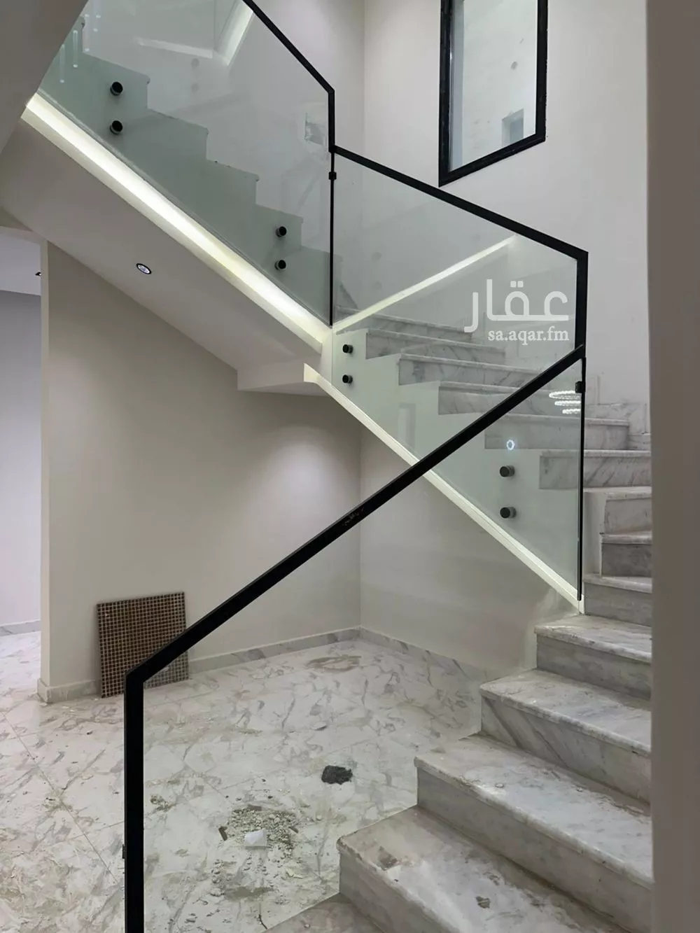 فيلا 9 غرف في الشراع 4