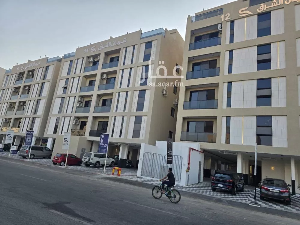 5 bedroom apartment in Al Hamra 4