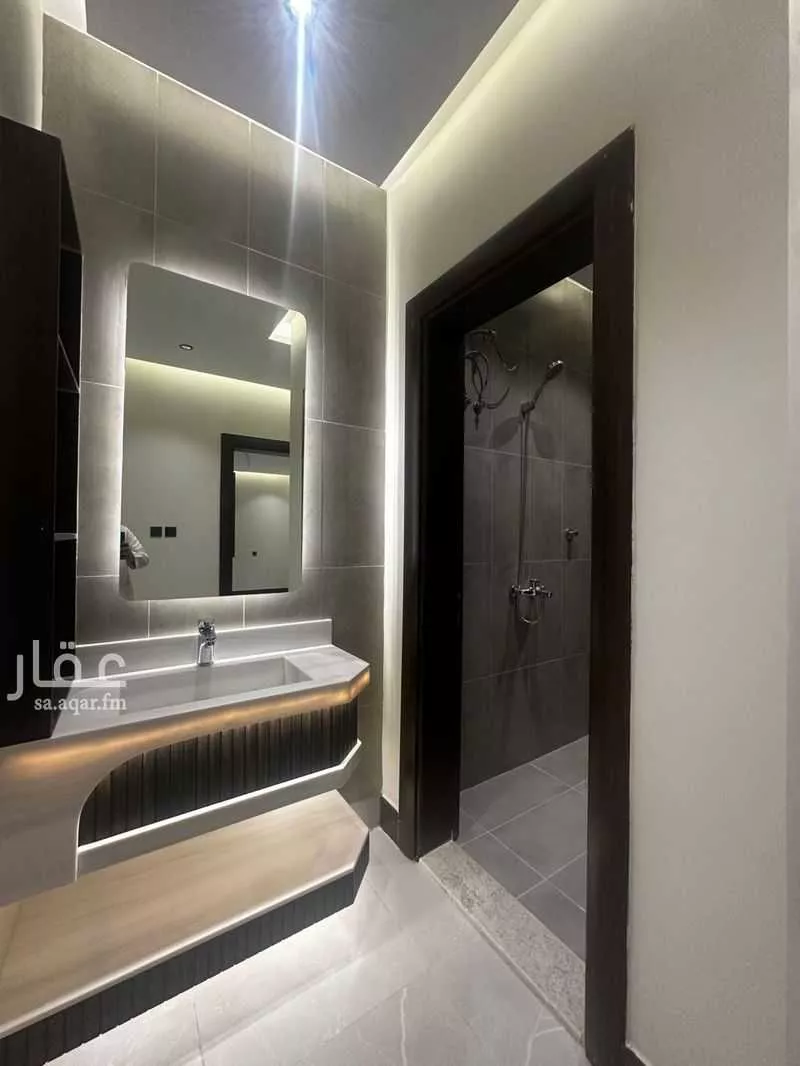 شقة 4 غرف في الروضة 5