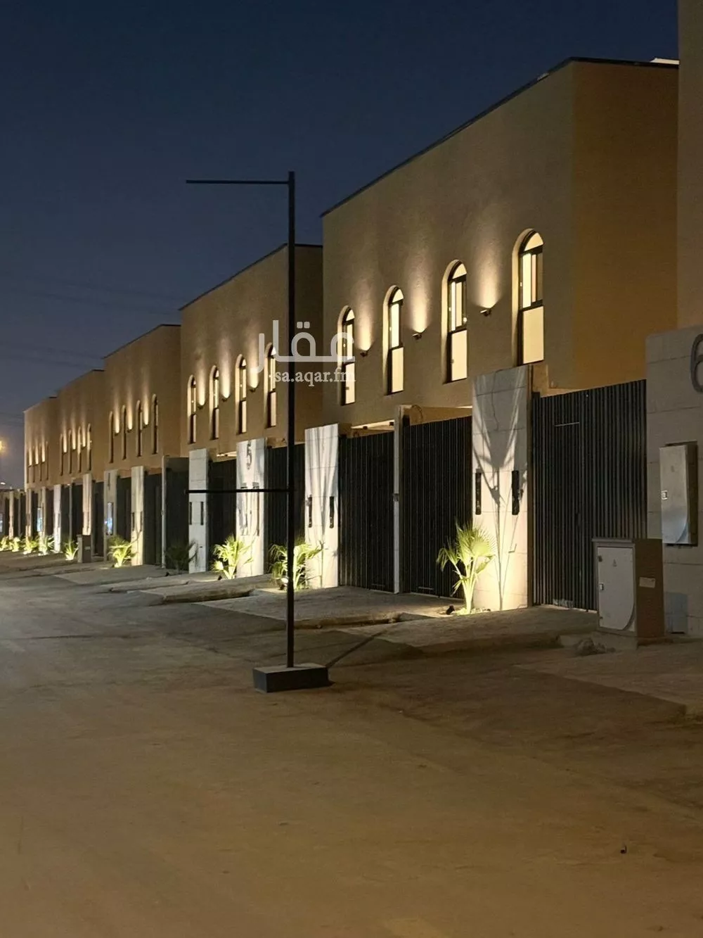 فيلا 5 غرف في عكاظ 5