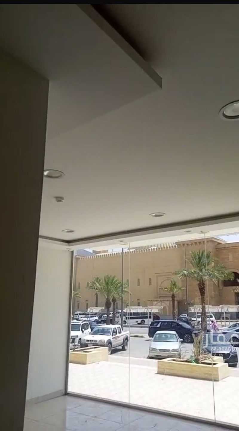 shop in Al Jazirah, Riyadh 2