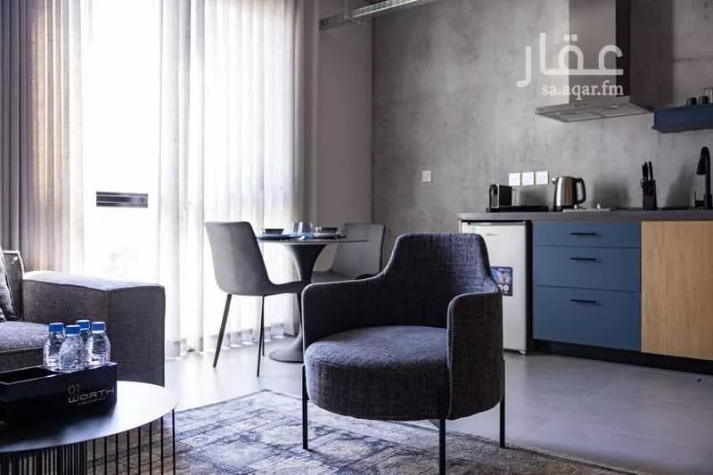 شقة 1 غرف في الملقا 4