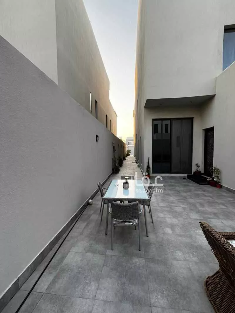 فيلا 7 غرف في البحيرة 5