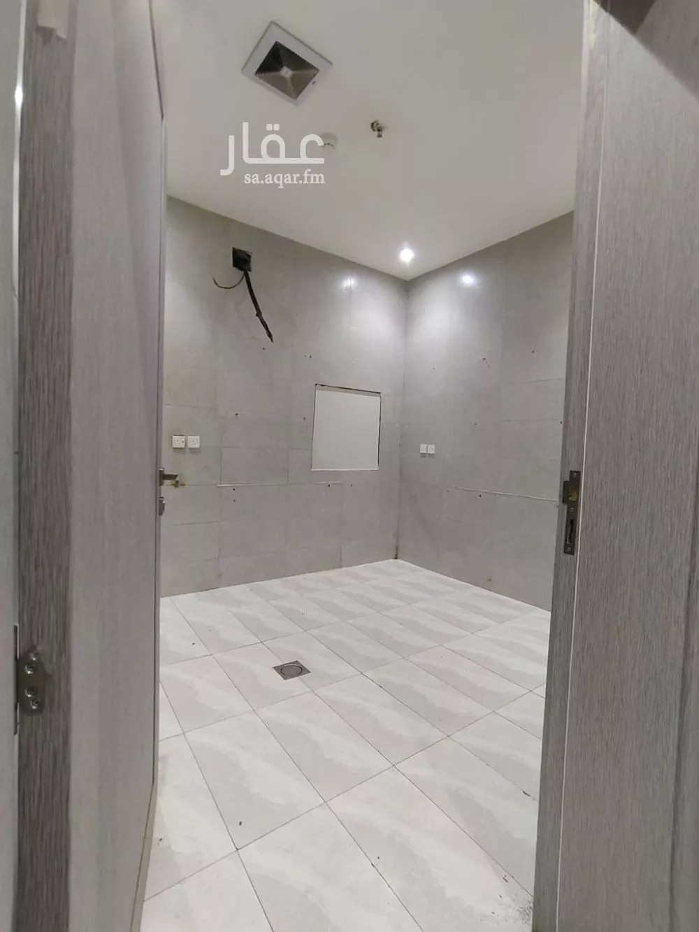 شقة 4 غرف في الصناعية 4