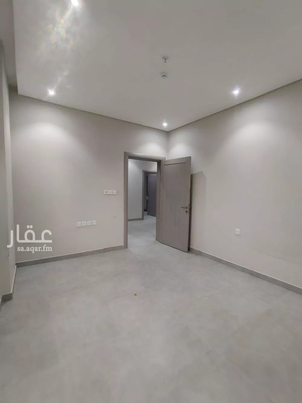 شقة 4 غرف في الصناعية 1