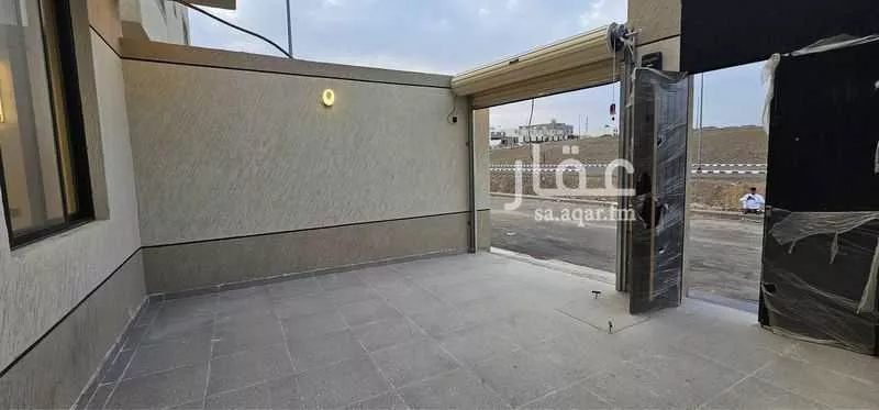 6 bedroom floor in Qalat Makhit 5