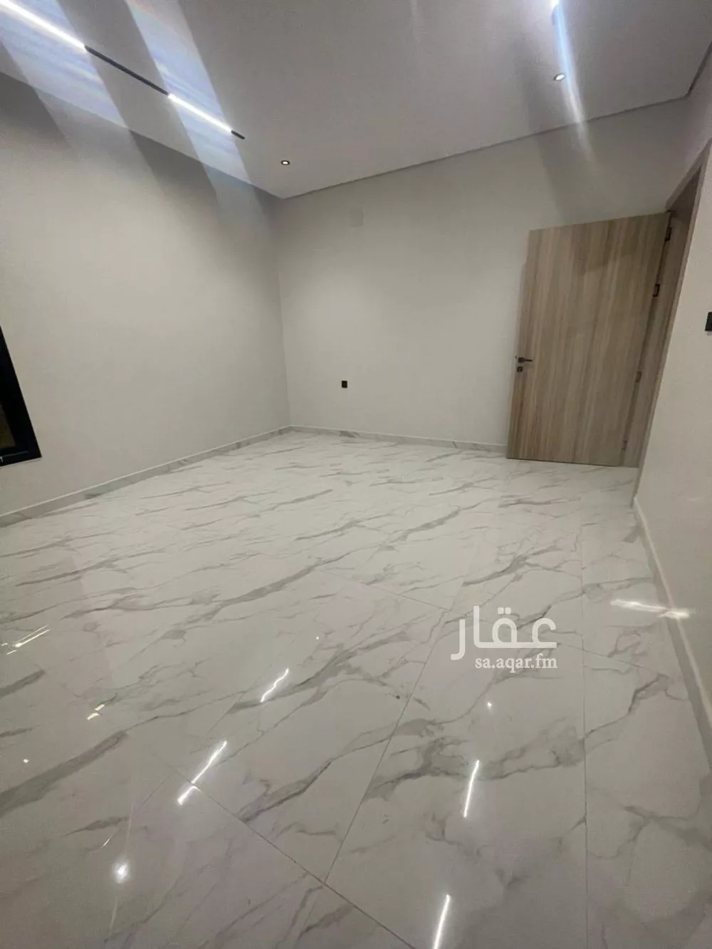 4 bedroom floor in Al Maizilah 5
