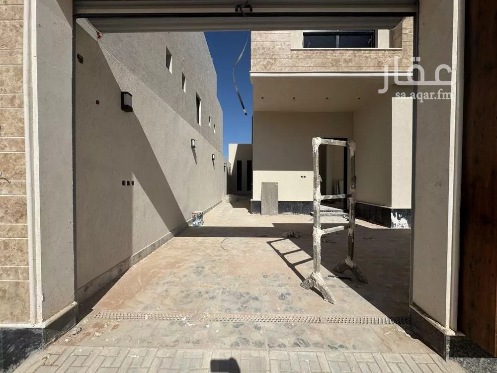 فيلا 5 غرف في الرمال 2