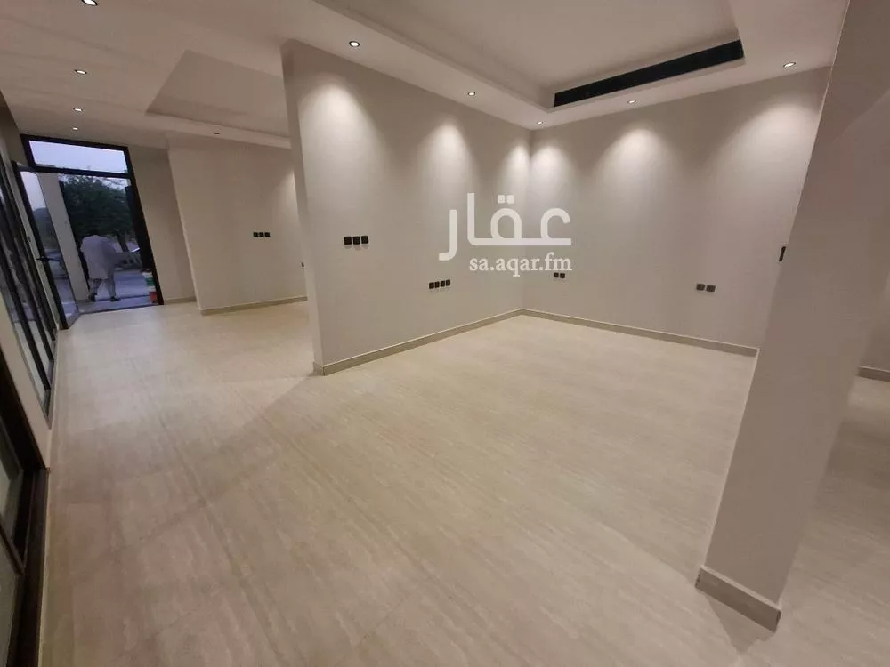5 bedroom villa in King Faisal, Riyadh 15