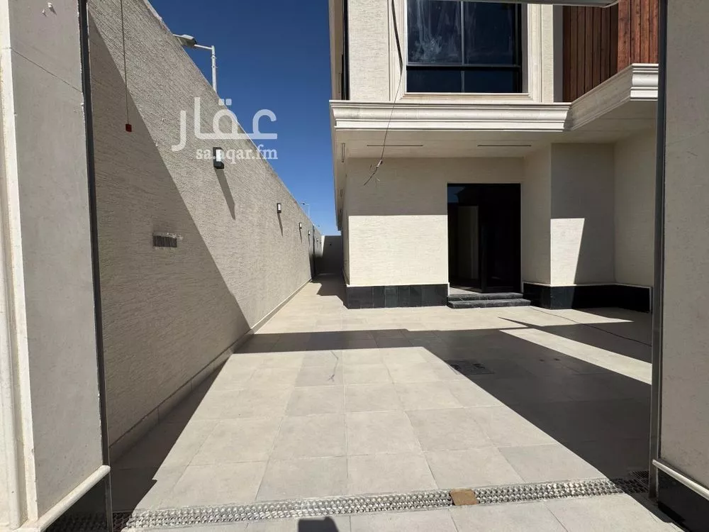 فيلا 5 غرف في الرمال 2