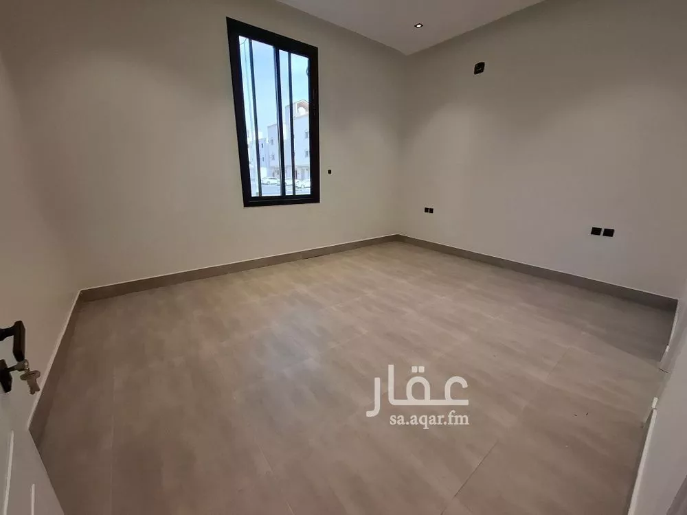 3 bedroom apartment in Al Yarmouk 4