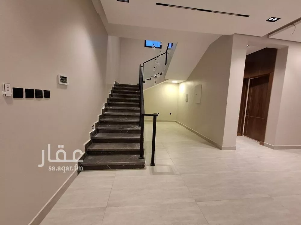 5 bedroom villa in Al Rimal 4