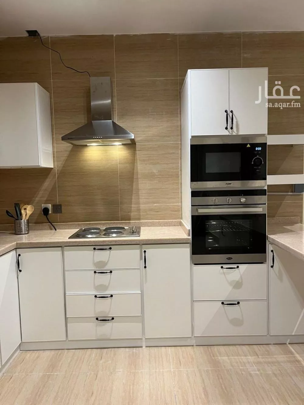 شقة 4 غرف في الحمرا 5