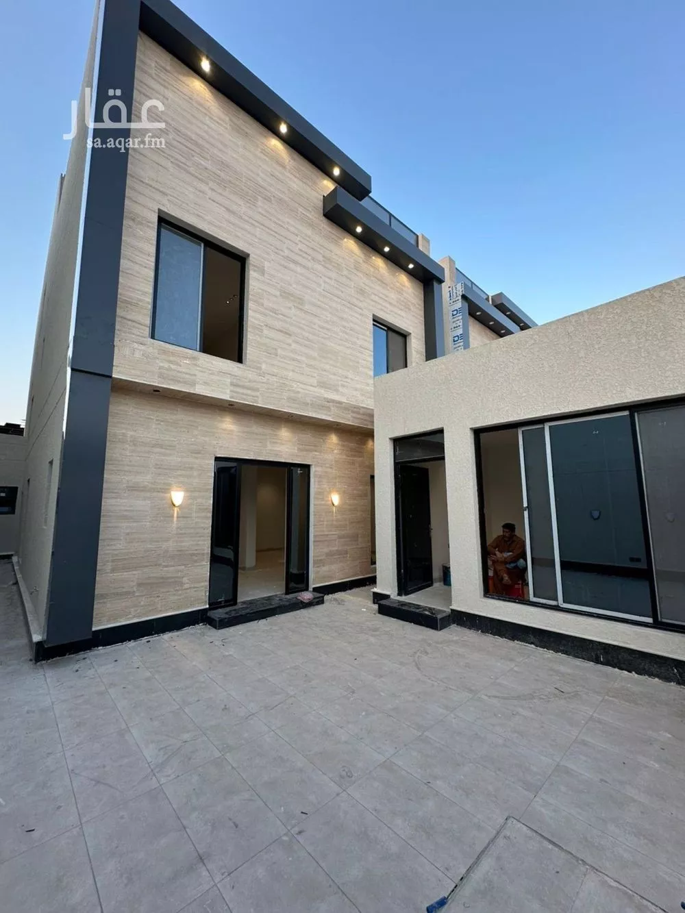 فيلا 9 غرف في الامواج 2