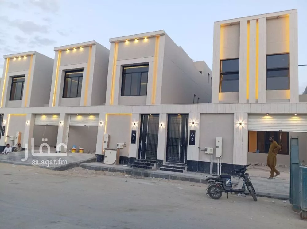 8 bedroom villa in Al Amwaj 2