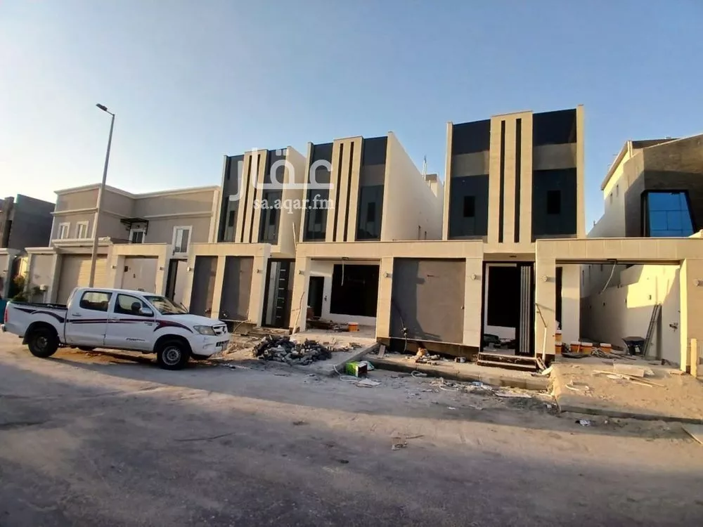 فيلا 8 غرف في الامواج 1