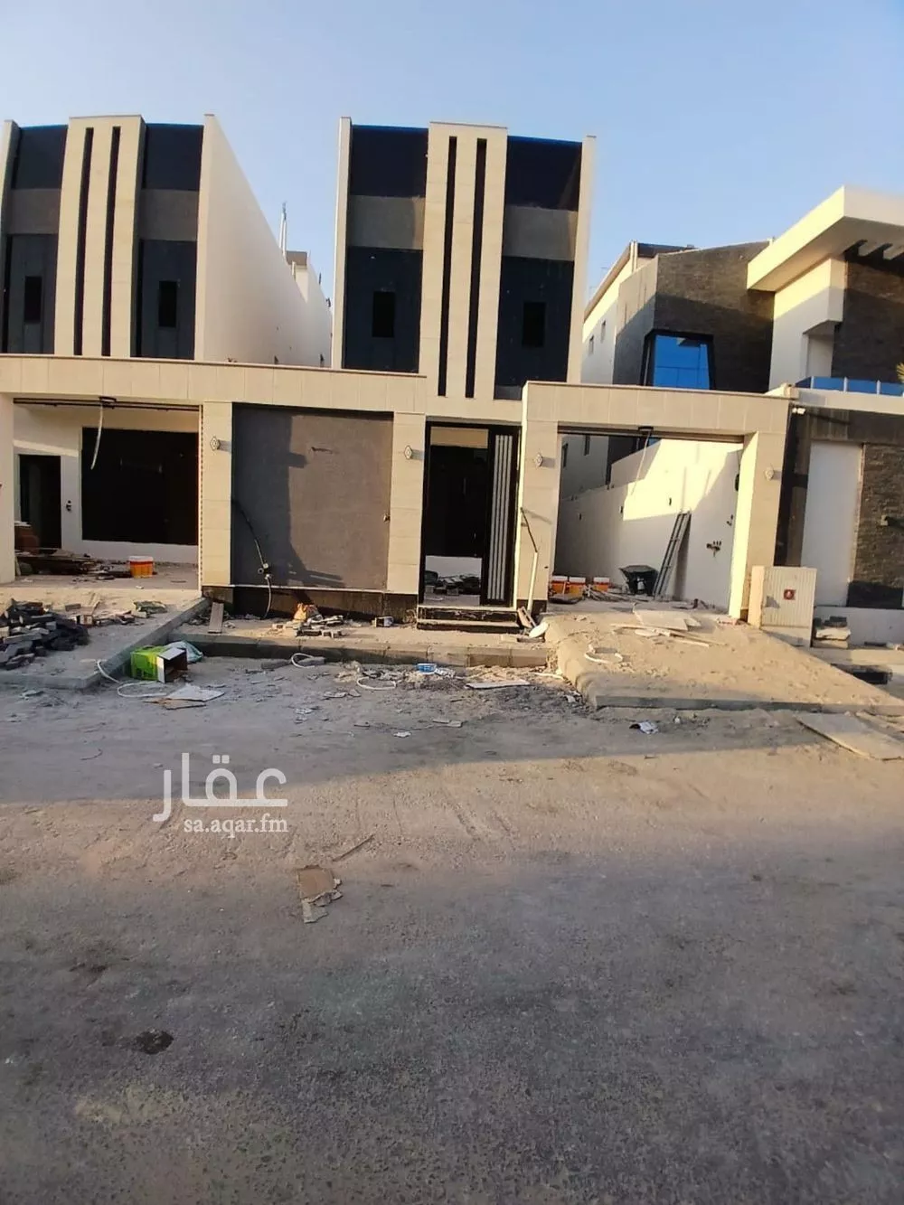 فيلا 8 غرف في الامواج 2