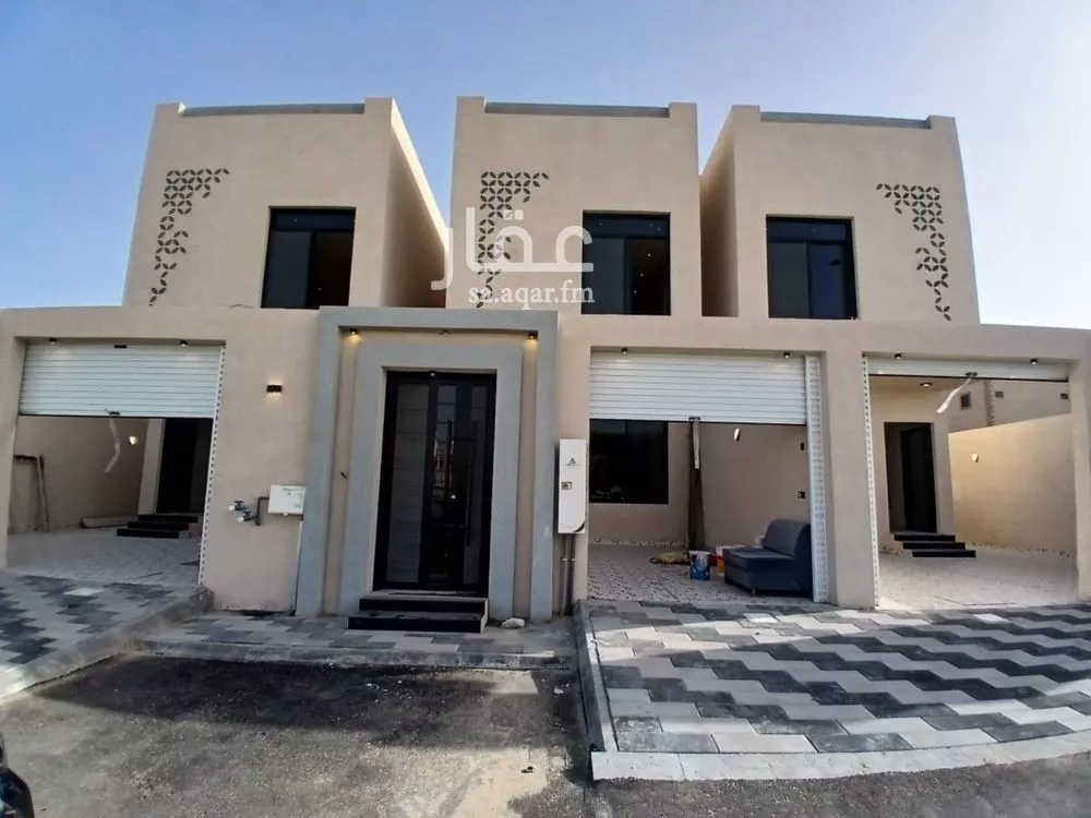 8 bedroom villa in Al Amwaj