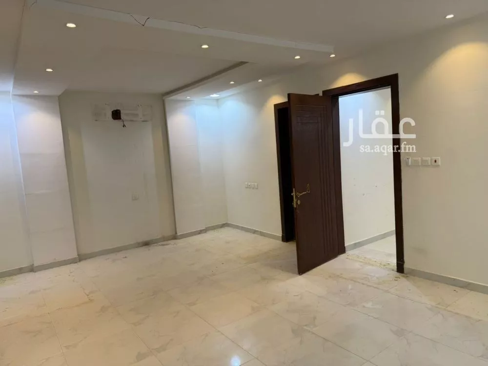 فيلا 4 غرف في عكاظ 5