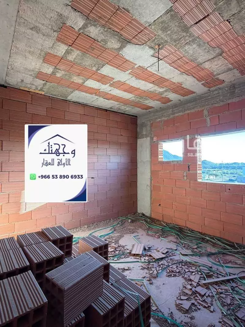 عمارة 728 م² في خاخ 2