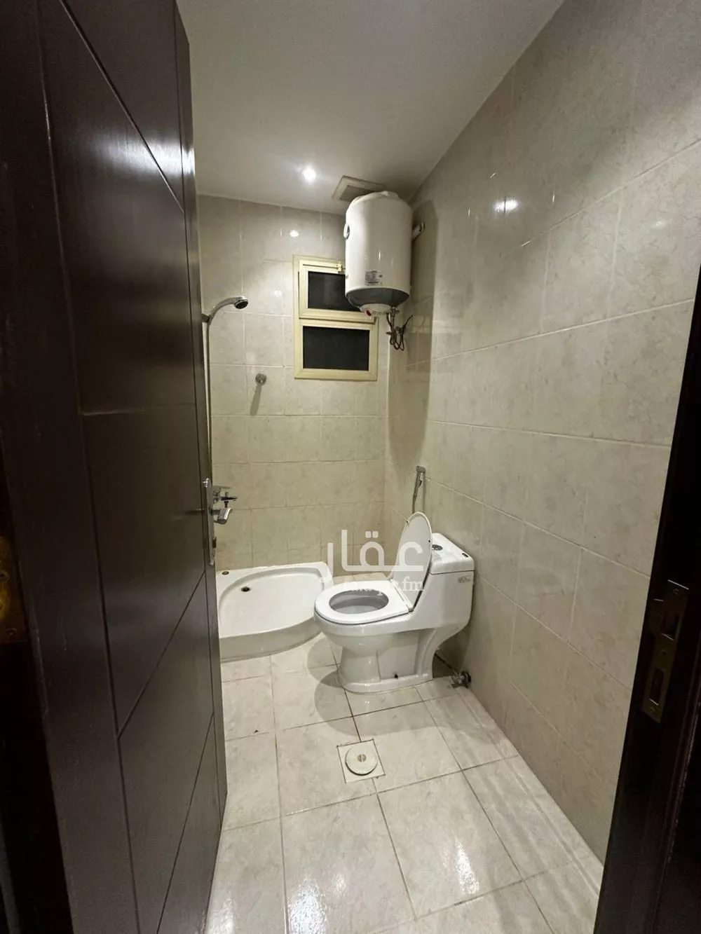 شقة 3 غرف في الملقا 5