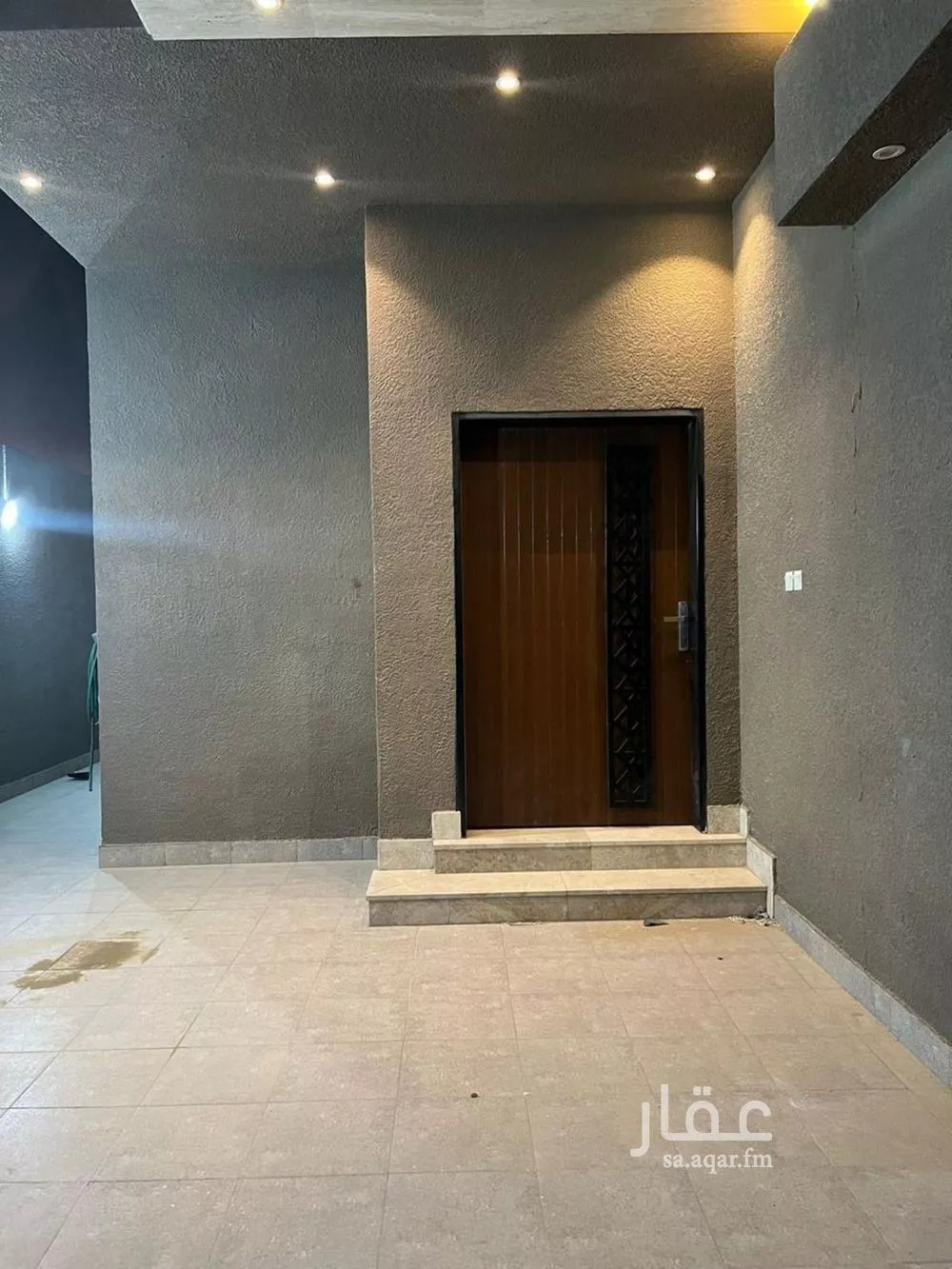 فيلا 4 غرف في العارض 4