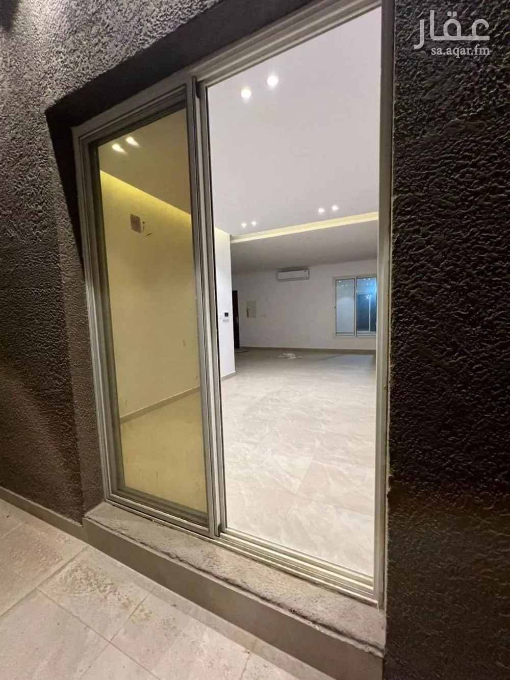 فيلا 4 غرف في العارض 5