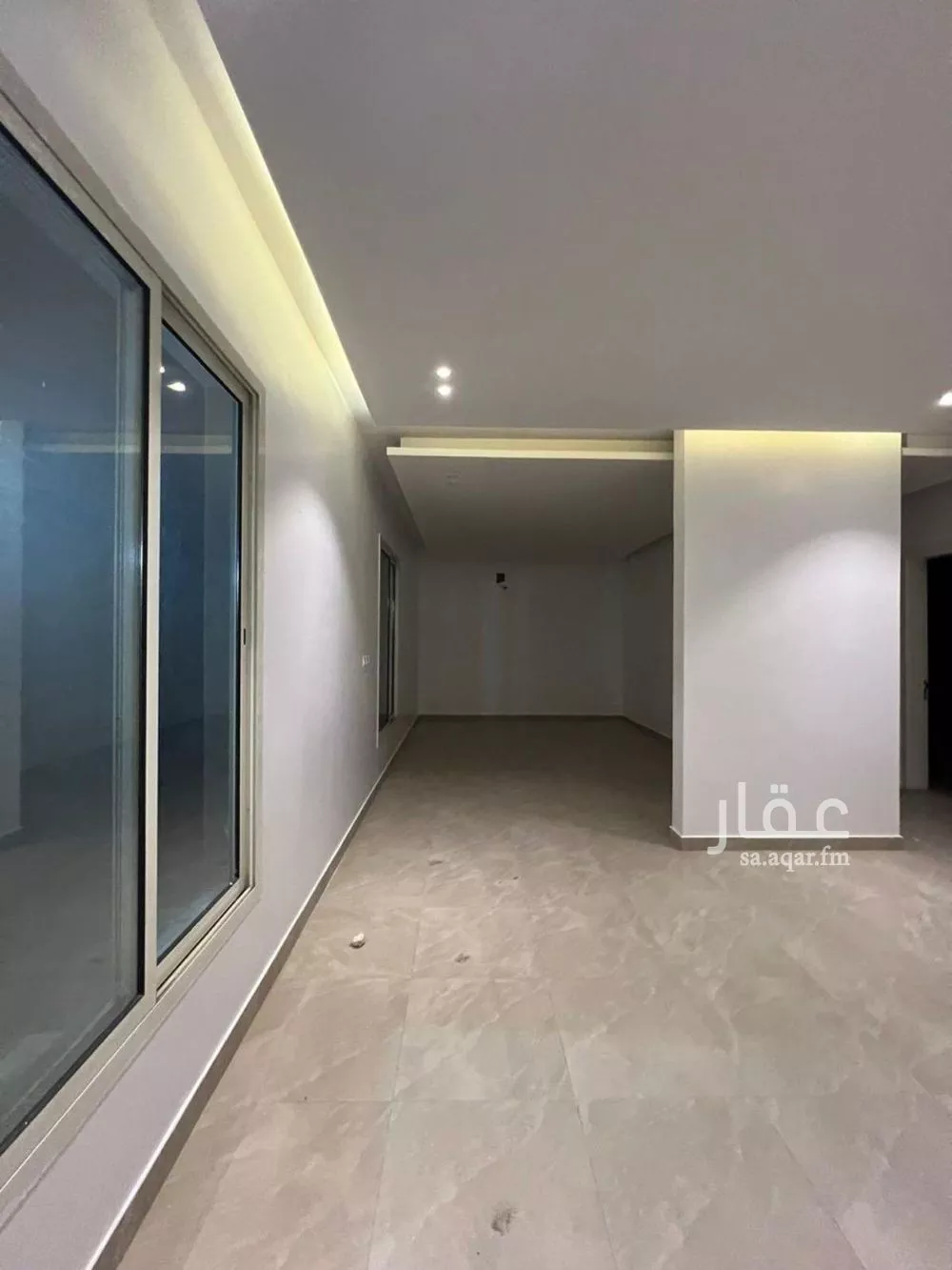 فيلا 4 غرف في العارض 2