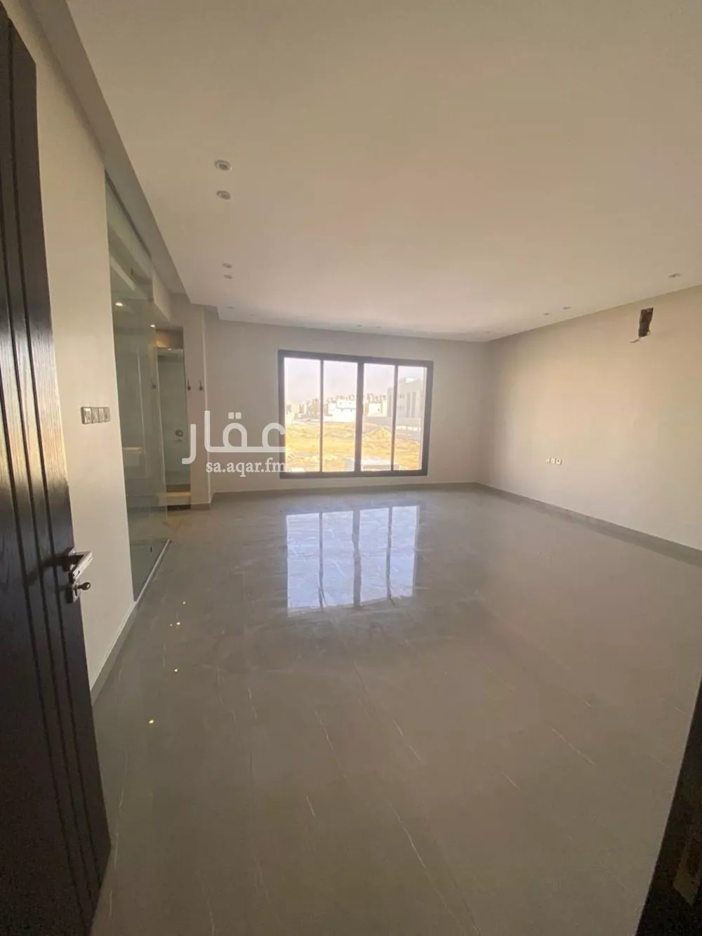 فيلا 4 غرف في العارض 2