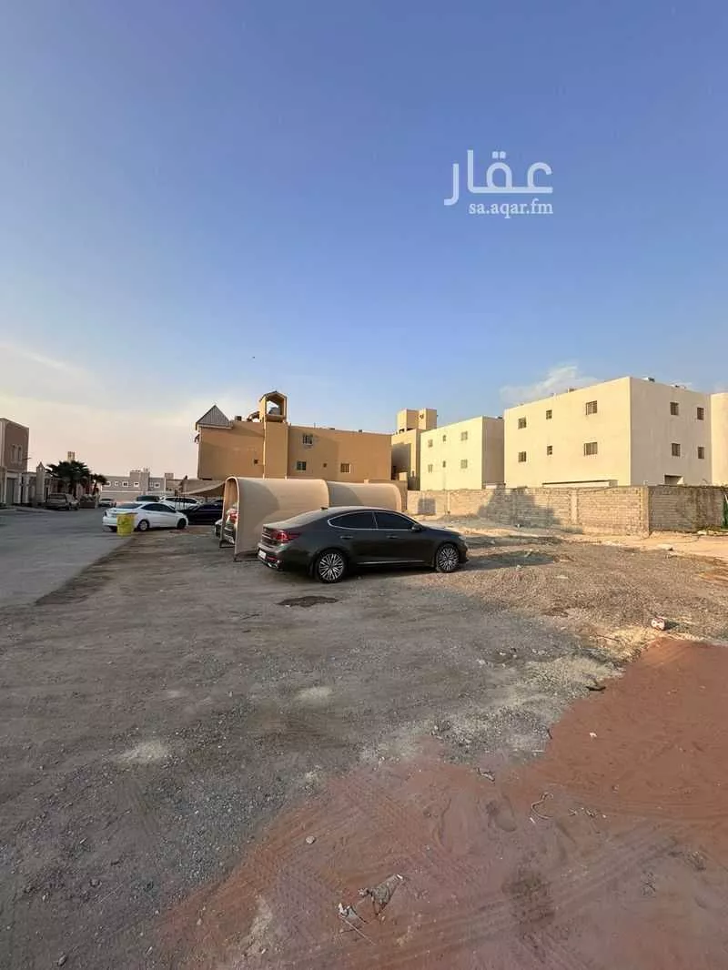 990 sqm land in Al Aridh 2