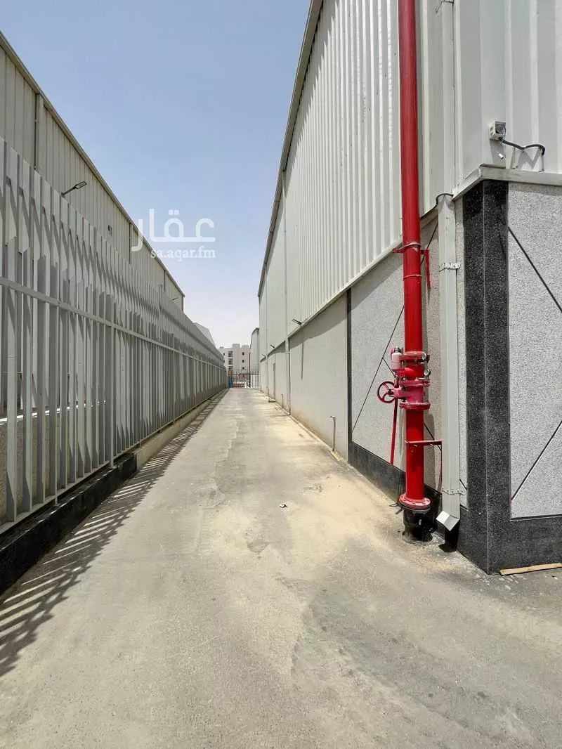 مستودع 2003 م² في الرياض 2