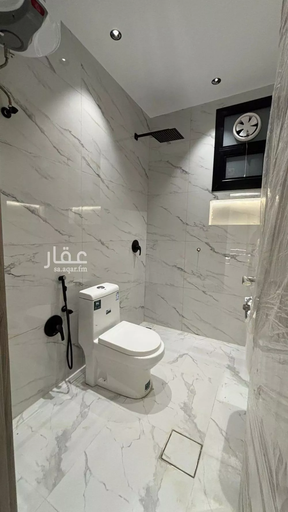 5 bedroom apartment in Al Hamra 4