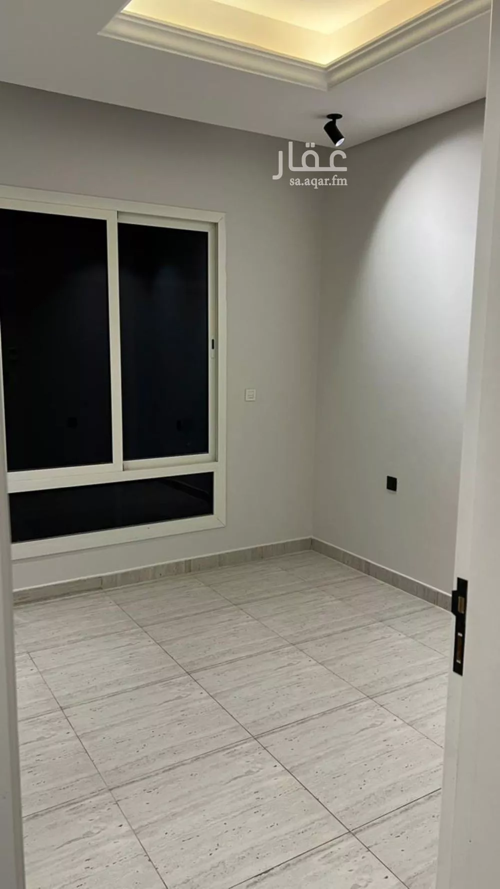 شقة 3 غرف في الملقا 5