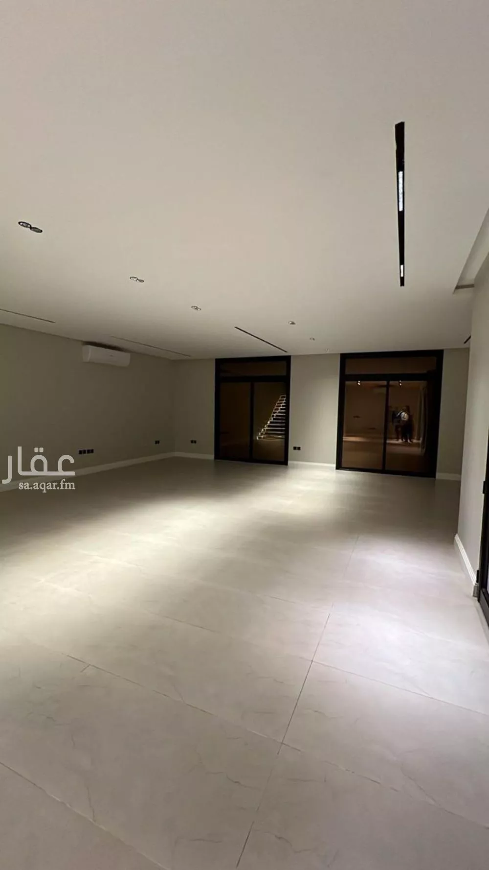 فيلا 6 غرف في العارض 3