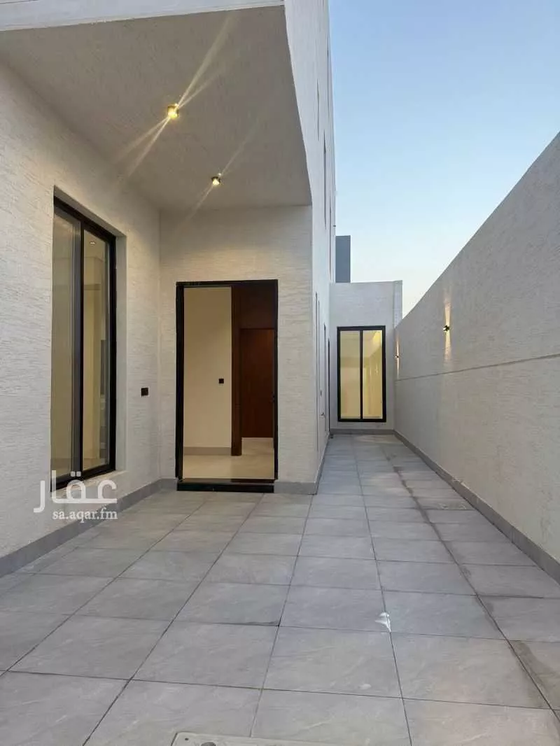 3 bedroom floor in Al Maizilah 1