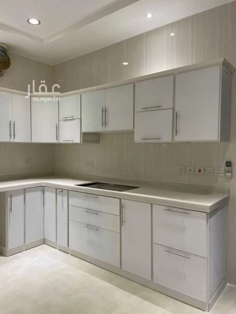 دور 4 غرف في عرقة 4