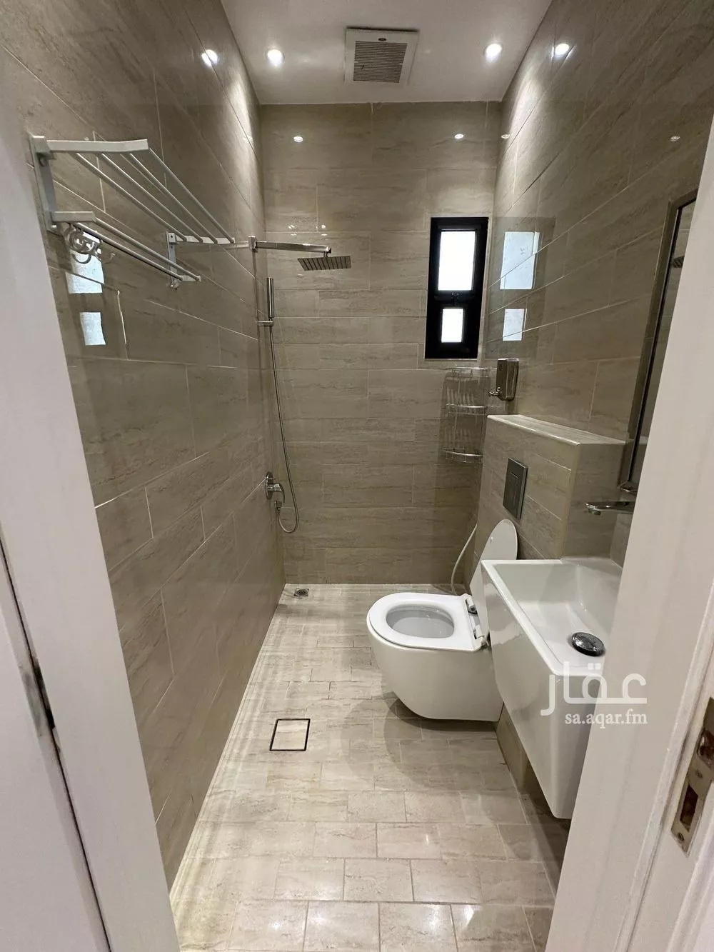 3 bedroom apartment in Al Yasmin 5