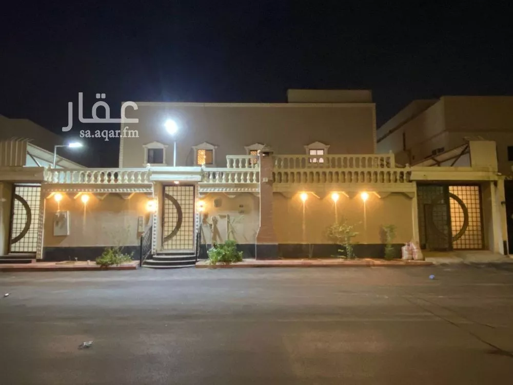 8 bedroom villa in Ishbiliyah 1
