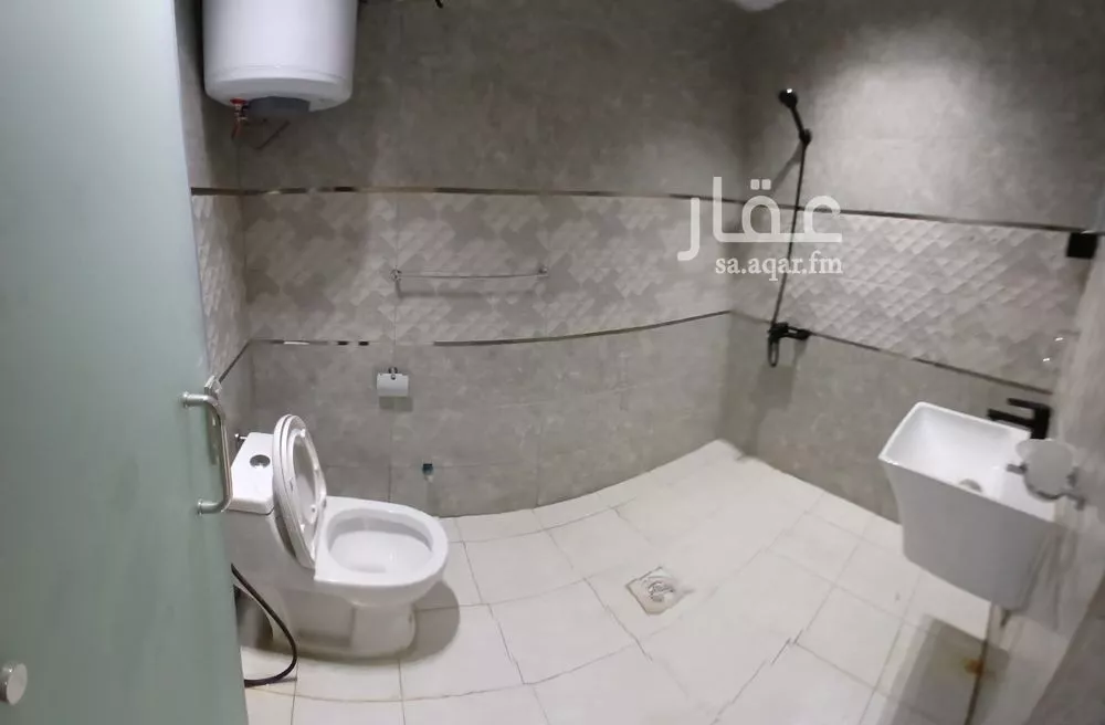 شقة 1 غرف في الملقا 4