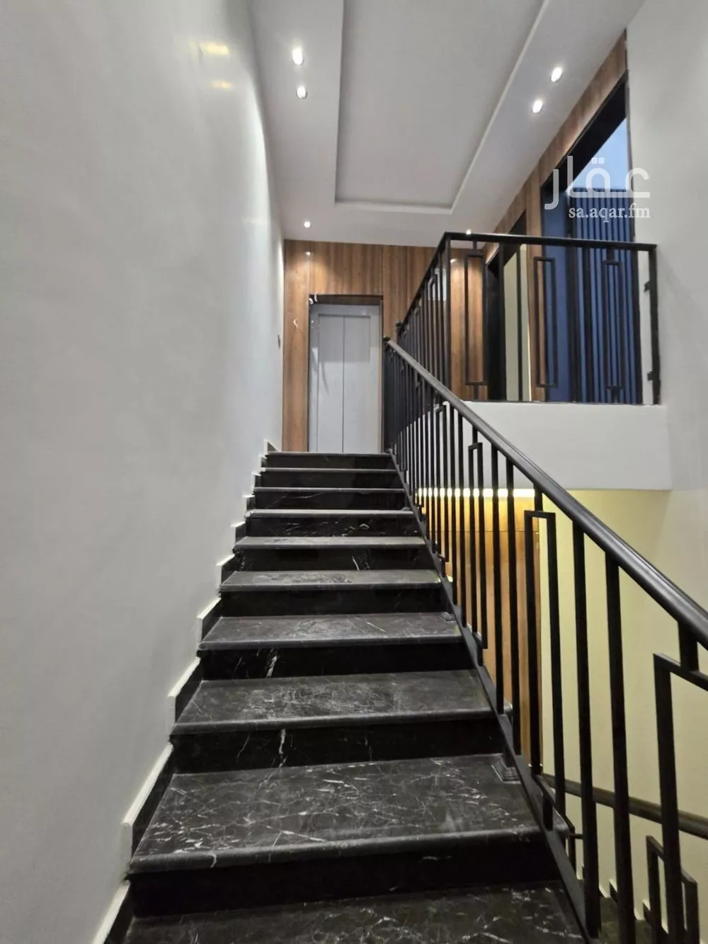 3 bedroom floor in Tuwaiq 5