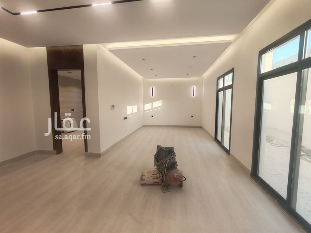 6 bedroom villa in Shubra, Riyadh 8