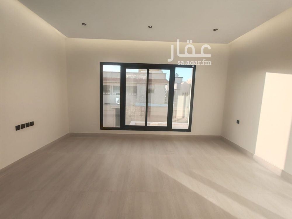 6 bedroom villa in Shubra, Riyadh 15