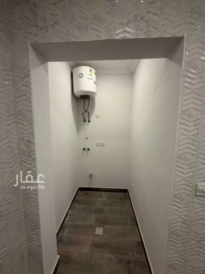 شقة 4 غرف في الحمرا 3