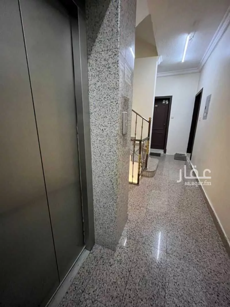 عمارة 232 م² في الثقبة 4