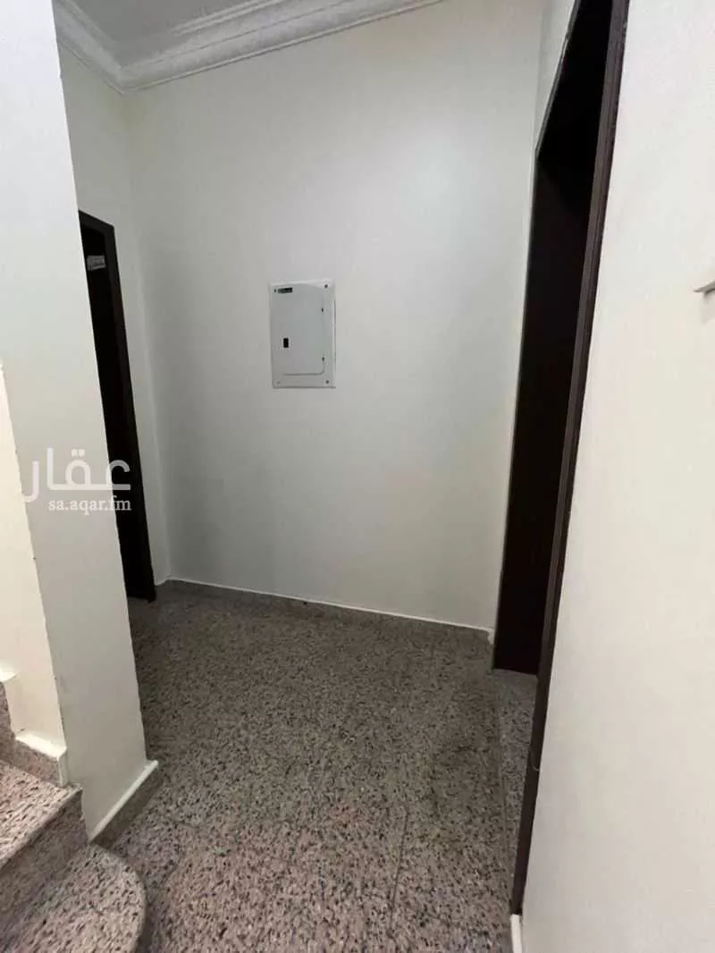 عمارة 232 م² في الثقبة 5