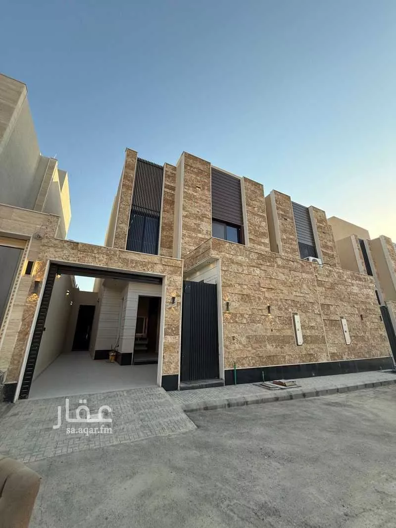 فيلا 6 غرف في الشرق 3