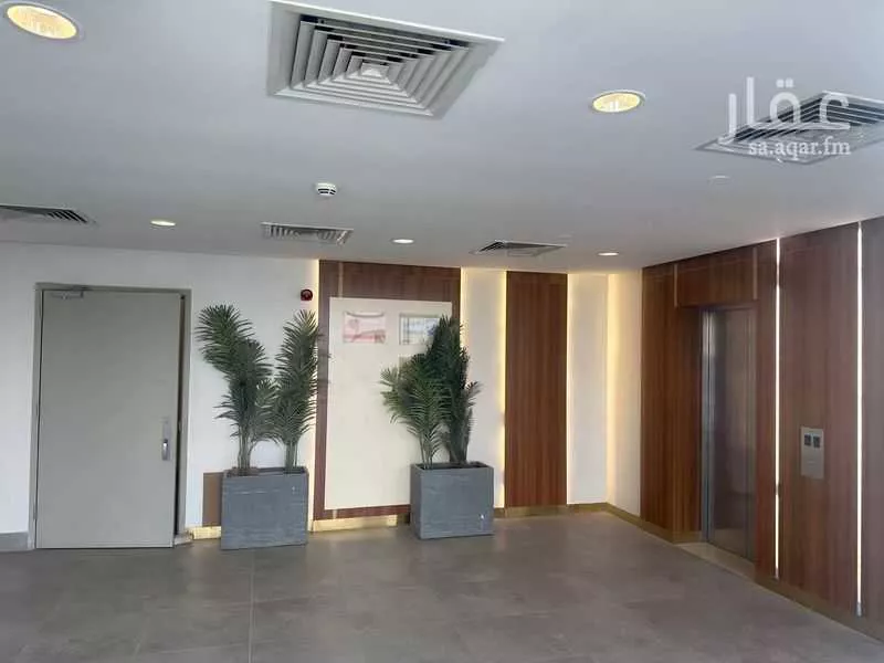 مكتب 370 م² في المونسية 3