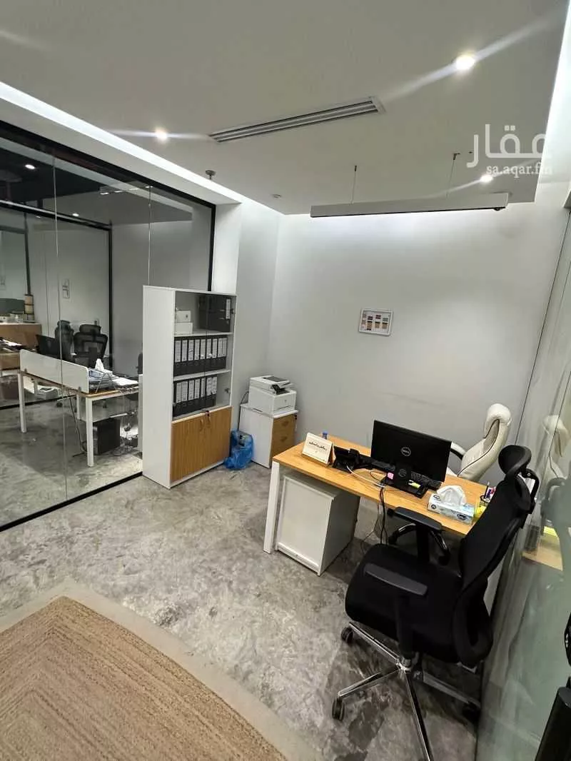 مكتب 370 م² في المونسية 2